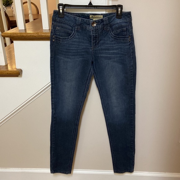 Democracy Justice Jeggings in medium wash - Picture 2 of 10